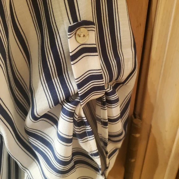 West Kei from Stitch Fix, size M, high low blouse - Picture 4 of 5